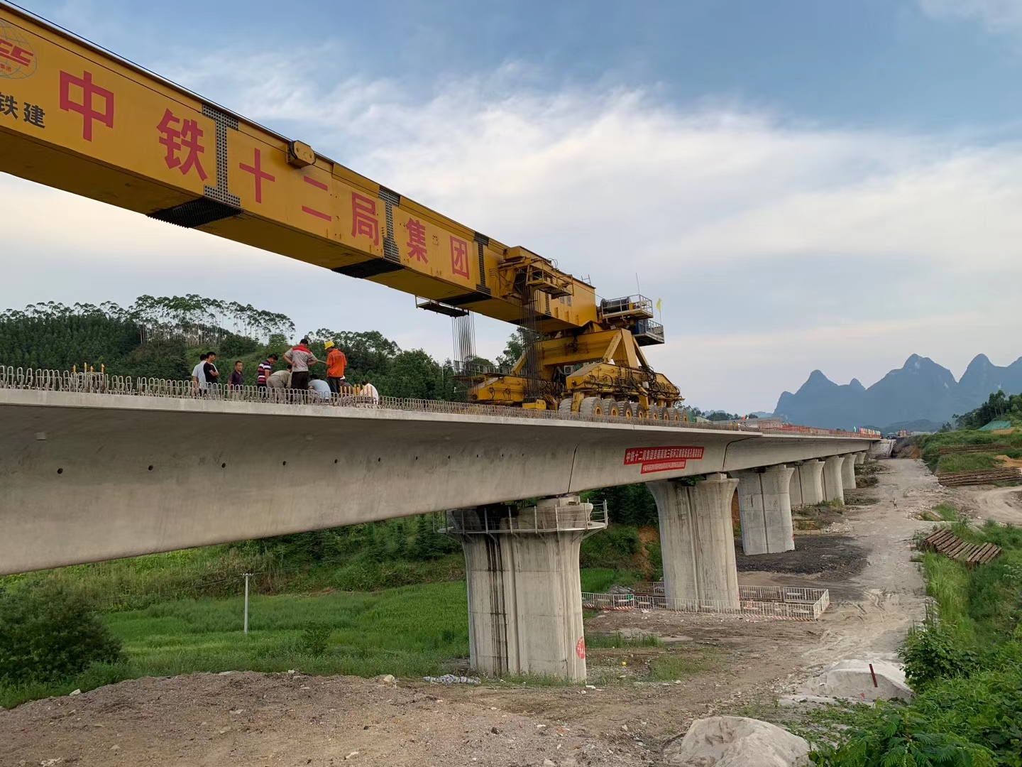 丹东预应力加固在公路桥梁施工应用